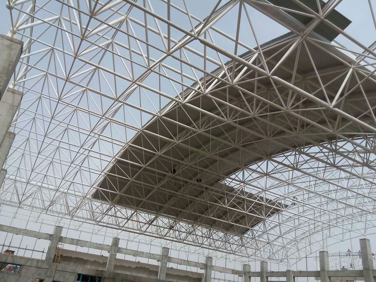 哈尔滨青岛一汽网架
